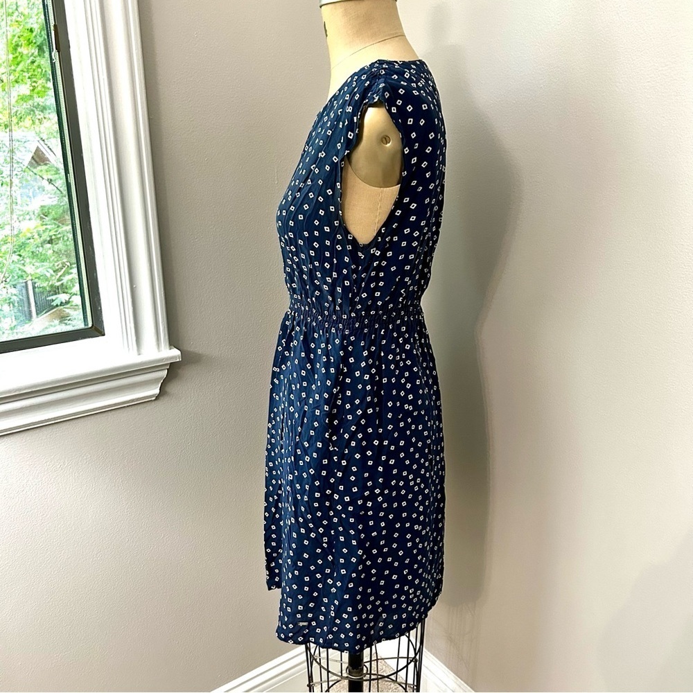 Tommy Hilfiger Women’s Navy Blue & White Geometric Print 100% silk Dress Sz 4 - Picture 5 of 14